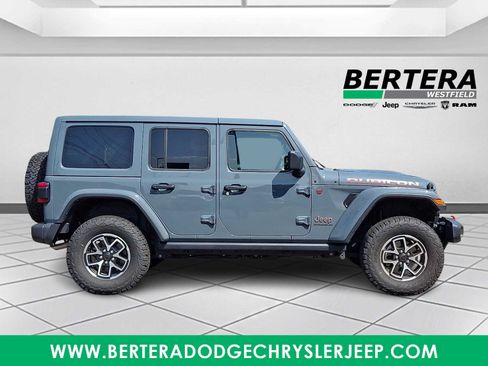 Used 2026 Jeep Wrangler Unlimited Rubicon AWD/4WD image 7