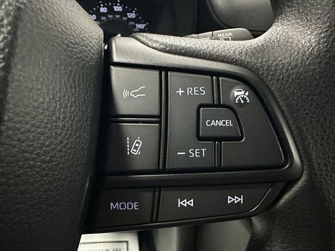 Used 2025 Toyota Sienna LE FWD image 20