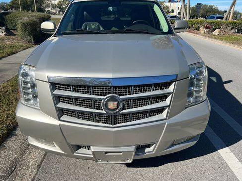 Used 2014 Cadillac Escalade ESV Platinum image 4