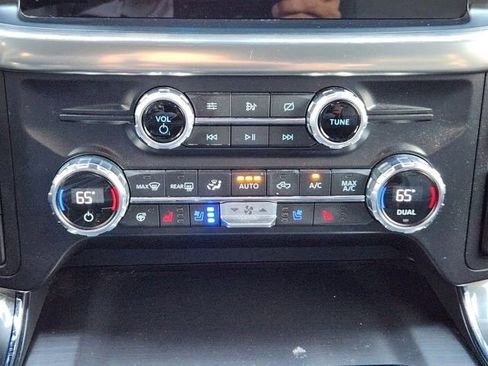 Used 2021 Ford F150 Lariat w/ Equipment Group 502A High image 17