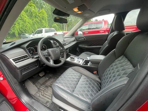 Used 2024 Mitsubishi Outlander SEL image 13