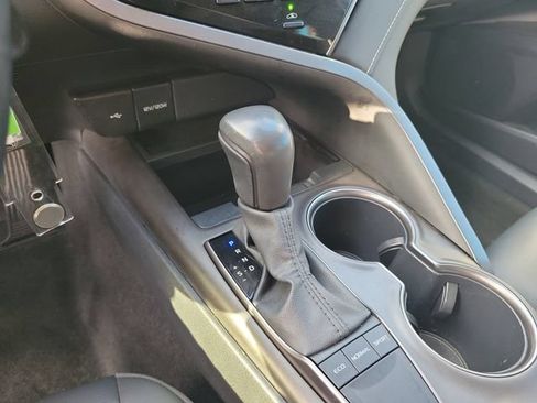 Used 2024 Toyota Camry SE FWD image 19