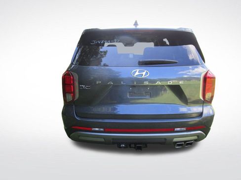Used 2024 Hyundai Palisade SEL w/ Premium Package FWD image 5