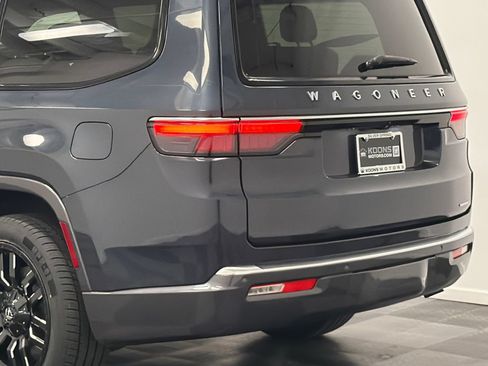 Used 2022 Jeep Wagoneer Series I RWD image 7