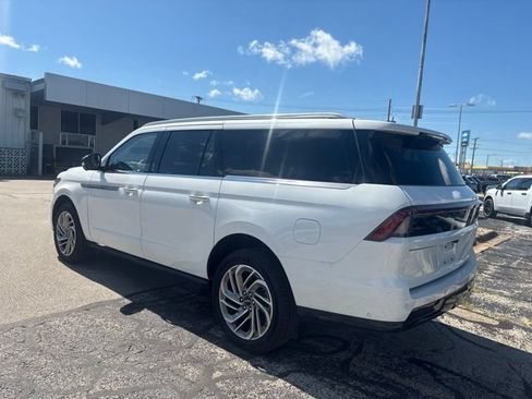 Used 2025 Lincoln Navigator L Reserve AWD/4WD image 5