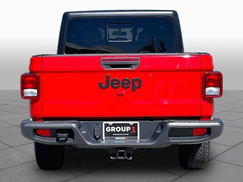 Used 2022 Jeep Gladiator Sport AWD/4WD image 5