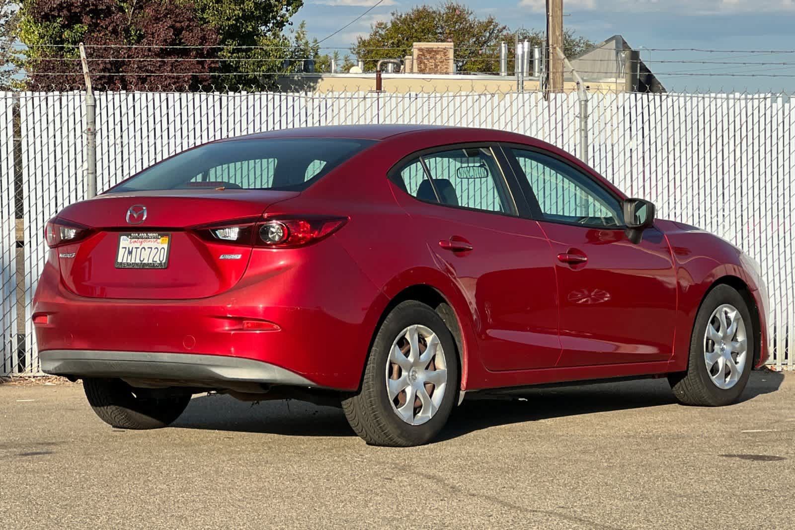 Used 2015 MAZDA MAZDA3 i Sport FWD image 3