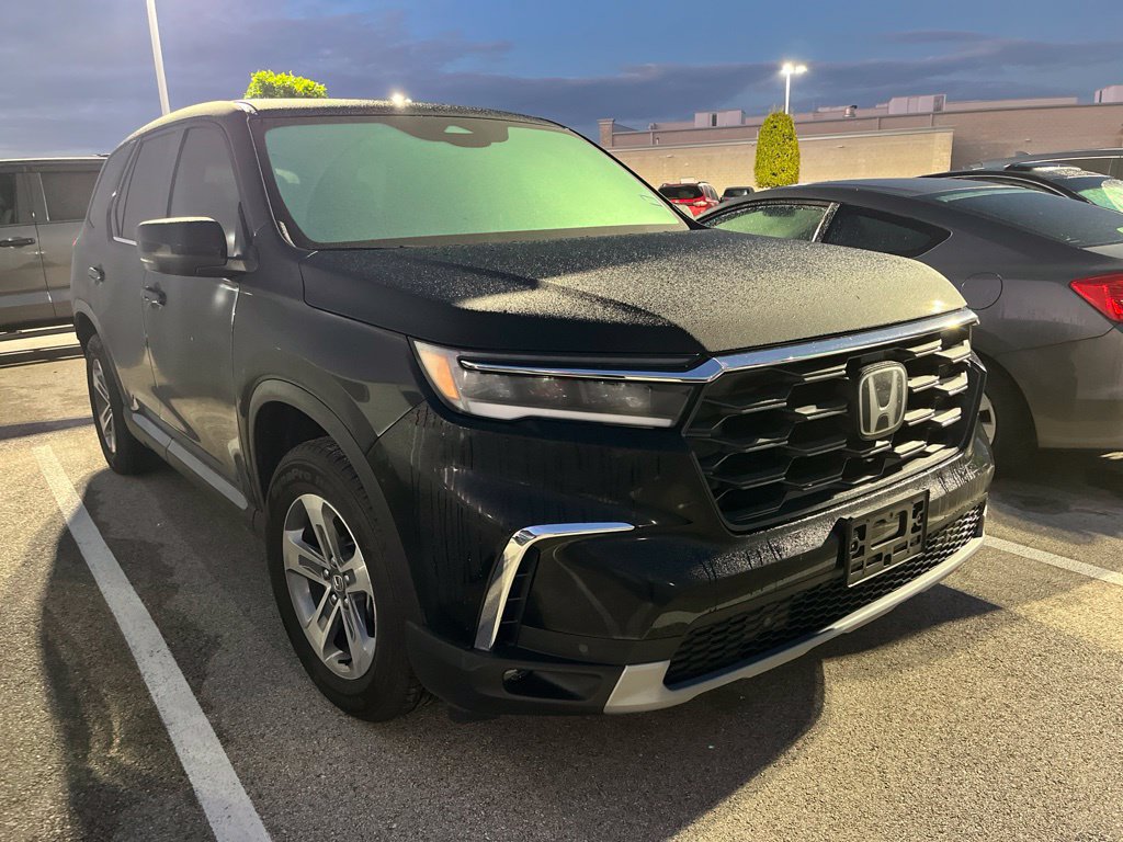 Used 2025 Honda Pilot EX-L image 2