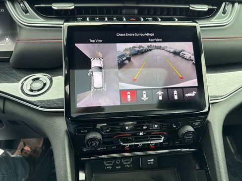 Certified 2022 Jeep Grand Cherokee Trailhawk w/ ADV Protech Group II AWD/4WD image 14