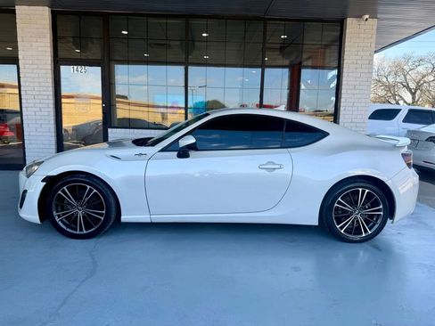 Used 2013 Scion FR-S image 9