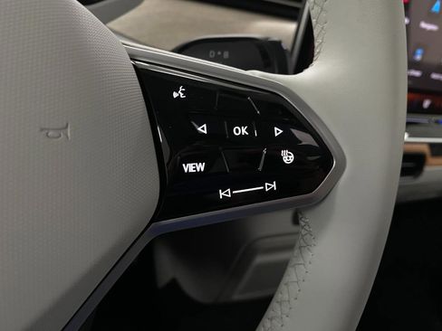 New 2025 Volkswagen ID. Buzz Pro S Plus image 17