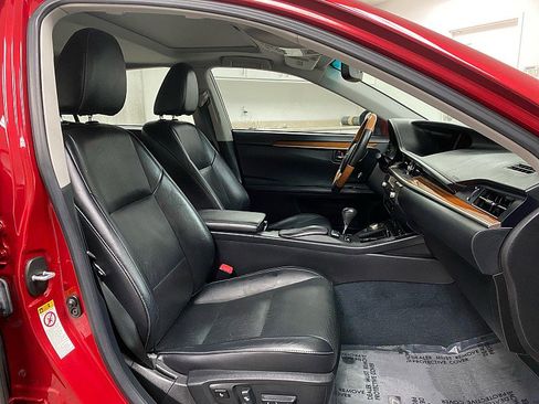 Used 2013 Lexus ES 300h w/ Luxury Pkg image 14