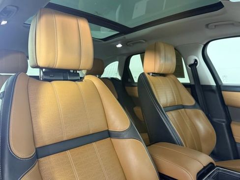 Used 2019 Land Rover Range Rover Velar S image 31