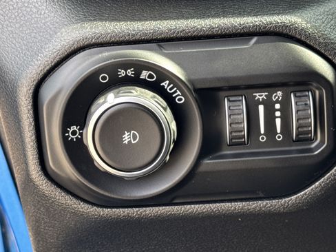 Used 2021 Jeep Wrangler Unlimited Sahara image 24