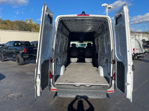 Used 2022 Mercedes-Benz Sprinter 2500 image 19