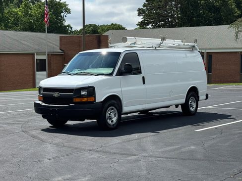 Used 2015 Chevrolet Express 3500 Extended image 1
