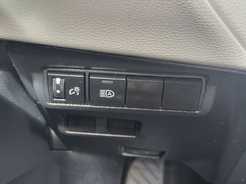 Used 2023 Toyota Corolla Cross L image 21