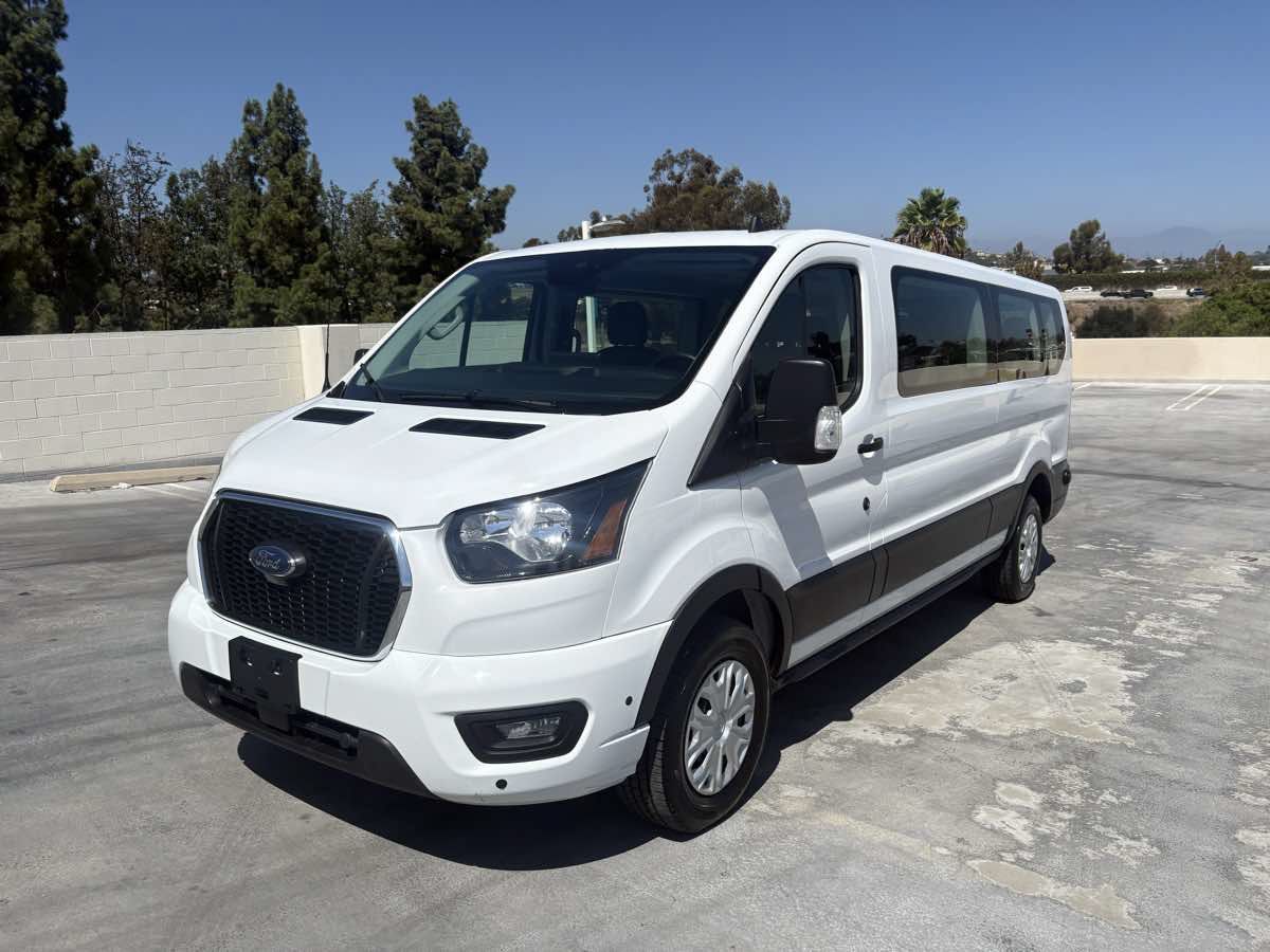 Used 2024 Ford Transit 350 XLT RWD image 5