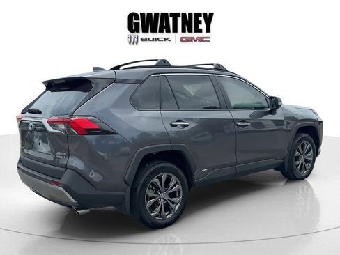 Used 2022 Toyota RAV4 Limited AWD/4WD image 4
