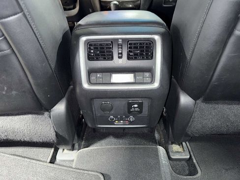 Used 2013 INFINITI JX35 AWD w/ Premium Pkg image 30