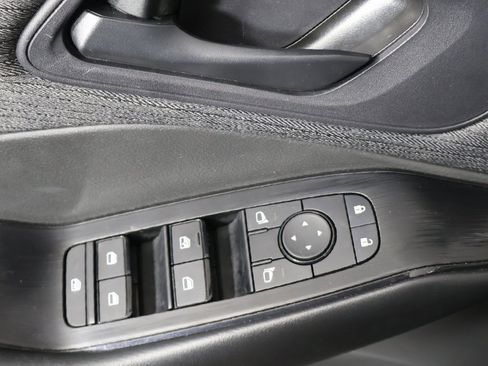 Used 2023 Nissan Rogue S image 29