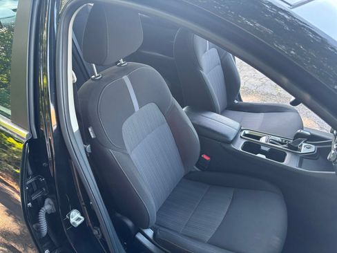Used 2025 Nissan Sentra SV FWD image 34