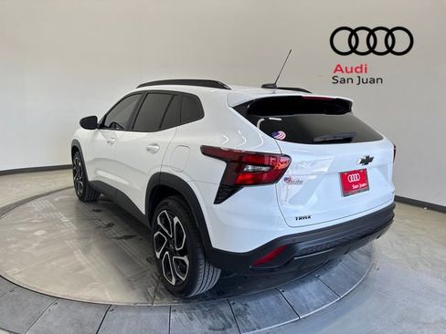 Used 2025 Chevrolet Trax RS w/ Sunroof Package image 37