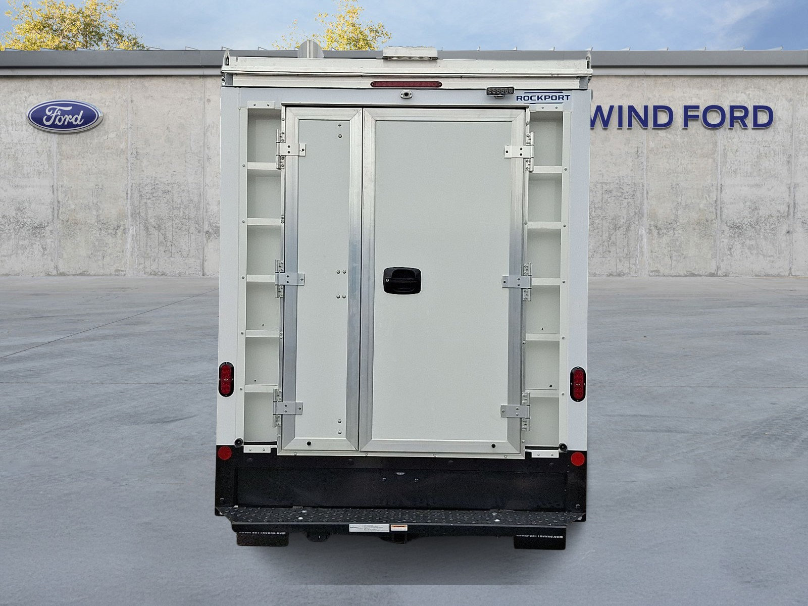 New 2027 Ford E-350 and Econoline 350 Super Duty w/ Power Equipment Group RWD image 5