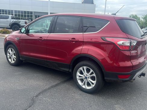 Used 2017 Ford Escape SE w/ SE Cold Weather Package AWD/4WD image 9