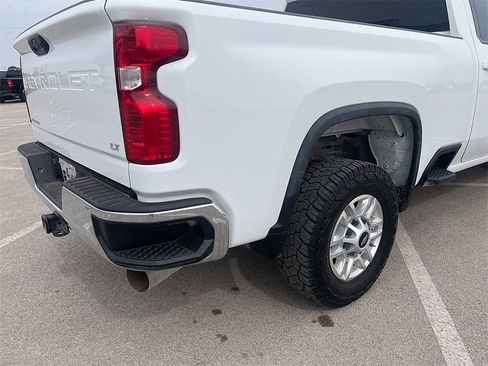 Used 2024 Chevrolet Silverado 2500 LT w/ Convenience Package image 15