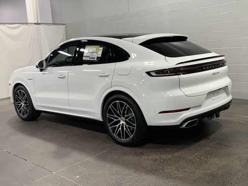 New 2026 Porsche Cayenne E-Hybrid Coupe image 3