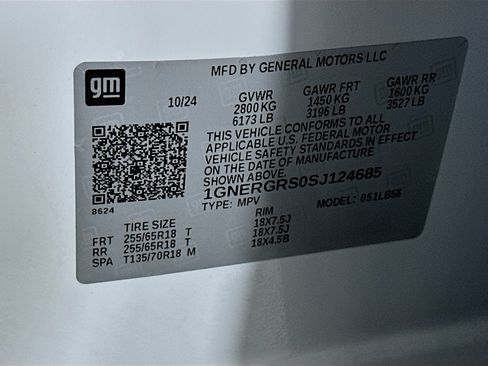 Used 2025 Chevrolet Traverse LT FWD image 12