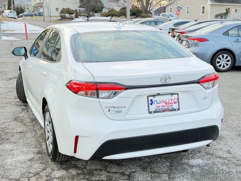 Used 2021 Toyota Corolla LE image 64