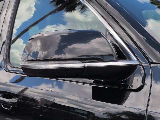 Certified 2024 Jeep Wagoneer Series II w/ Flexible Seating Group RWD image 12