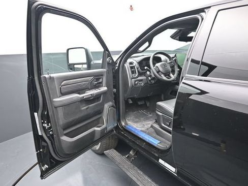 New 2026 RAM 2500 Limited AWD/4WD image 12