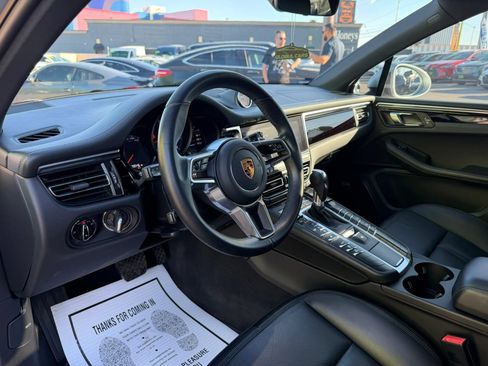 Used 2021 Porsche Macan AWD/4WD image 11