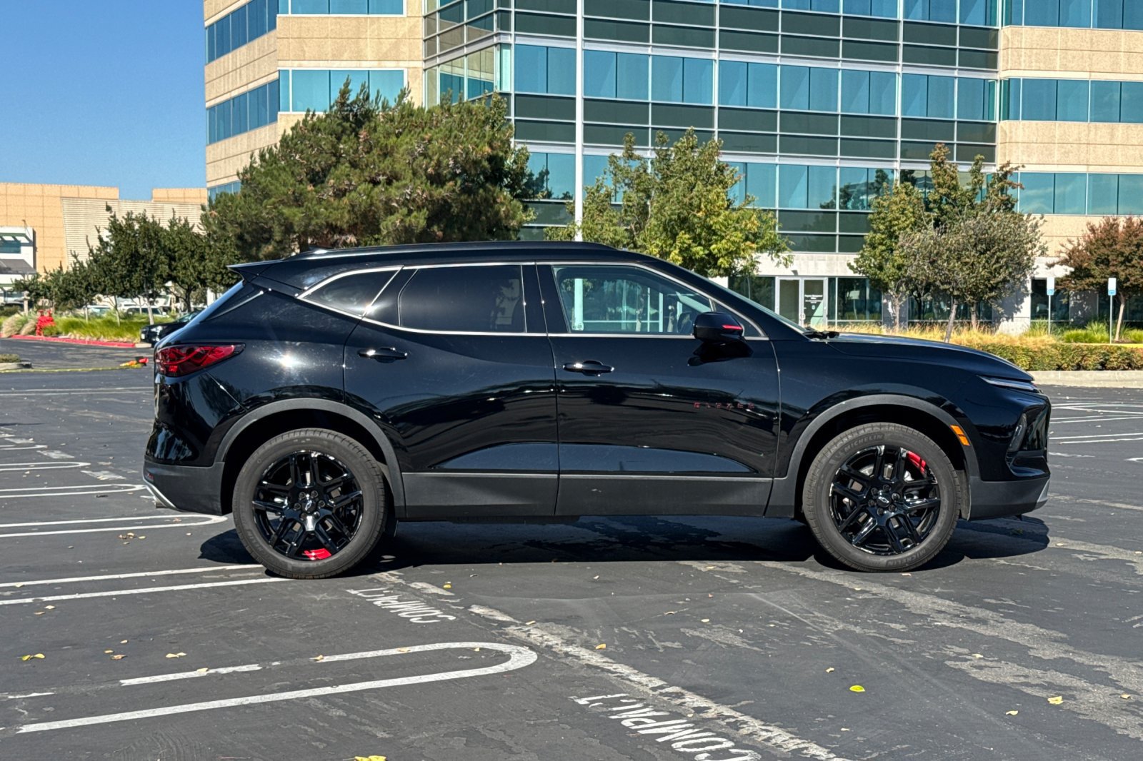 Used 2024 Chevrolet Blazer LT w/ Redline Edition FWD image 3