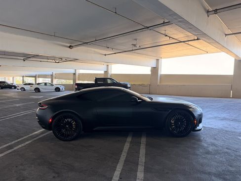 Used 2024 Aston Martin DB12 Coupe RWD image 5