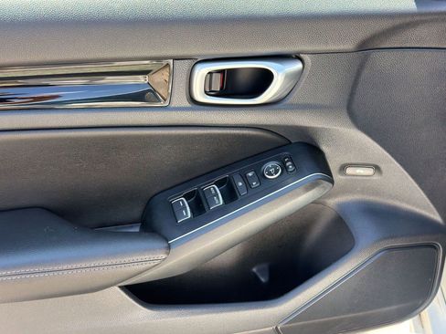 Used 2023 Honda Civic Touring image 13