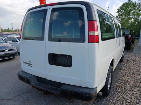 Used 2015 Chevrolet Express 2500 RWD image 3