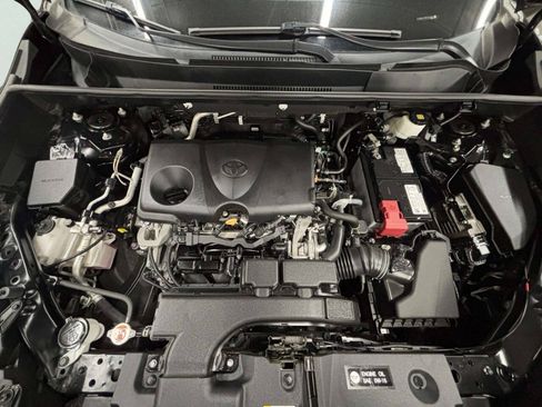 Used 2021 Toyota RAV4 XLE FWD image 11