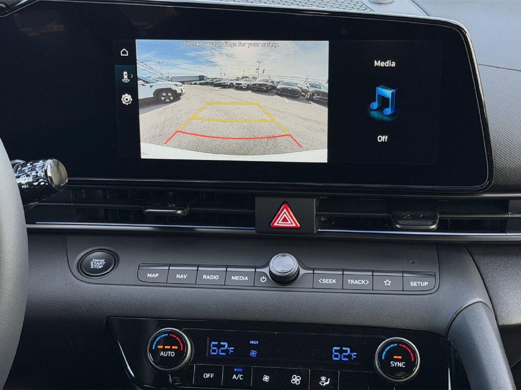 New 2026 Hyundai Elantra SEL FWD image 17