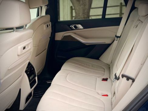 Used 2019 BMW X5 xDrive40i w/ Luxury Seating Package AWD/4WD image 9