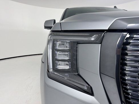 Used 2024 GMC Yukon Denali Ultimate AWD/4WD image 35