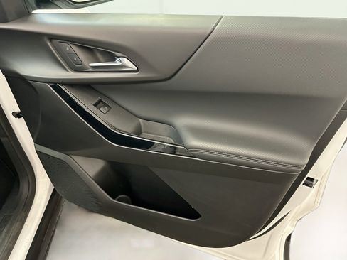 Used 2025 Chevrolet Equinox LT AWD/4WD image 33