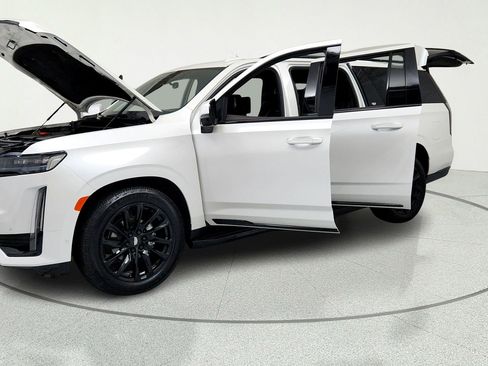 Used 2022 Cadillac Escalade ESV Sport Platinum w/ LPO, ONYX Package AWD/4WD image 9