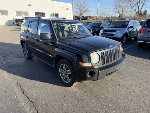 Used 2009 Jeep Patriot Sport image 4