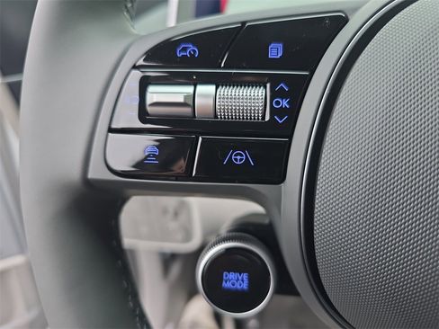 New 2025 Hyundai Ioniq 6 Limited image 18