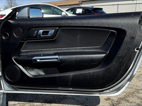 Used 2022 Ford Mustang Convertible w/ Equipment Group 101A image 26