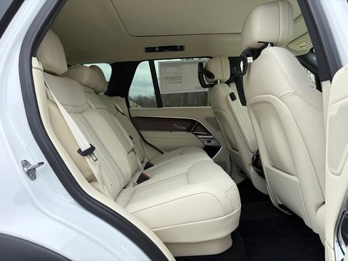 New 2026 Land Rover Range Rover SE AWD/4WD image 17